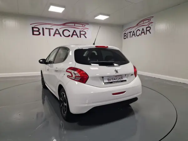 Peugeot 208 1.4 HDi Active 19