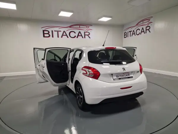Peugeot 208 1.4 HDi Active 29