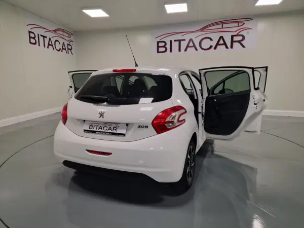 Peugeot 208 1.4 HDi Active 36