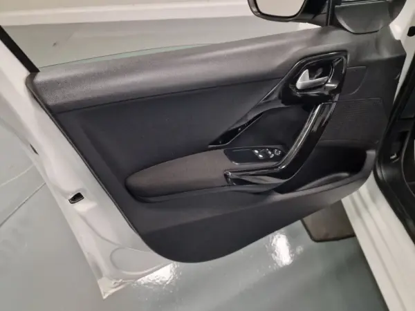 Peugeot 208 1.4 HDi Active 59