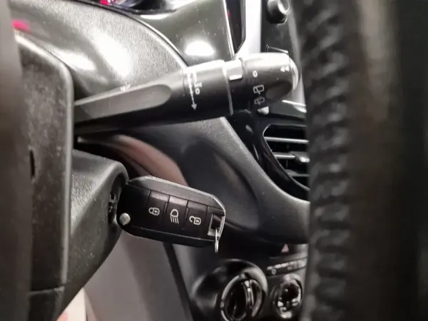 Peugeot 208 1.4 HDi Active 64