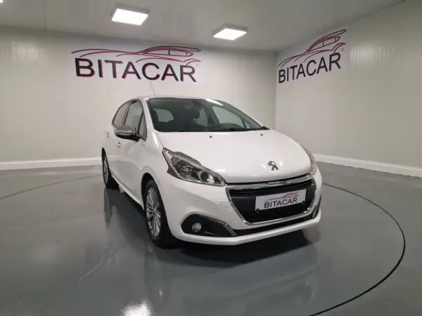 Peugeot 208 1.6 BlueHDi Style 1