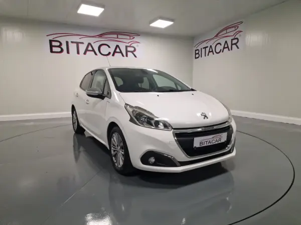 Peugeot 208 1.6 BlueHDi Style 2