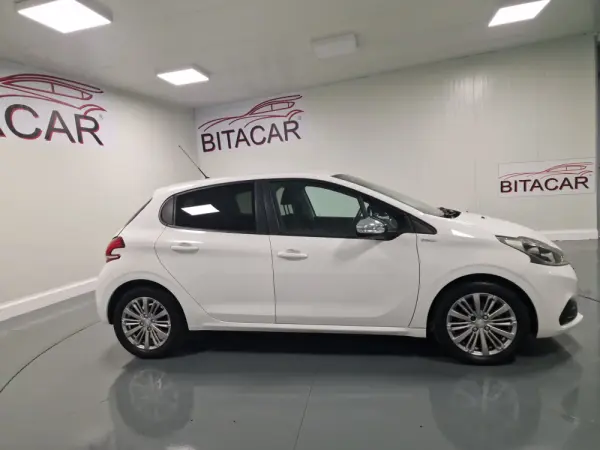 Peugeot 208 1.6 BlueHDi Style 3