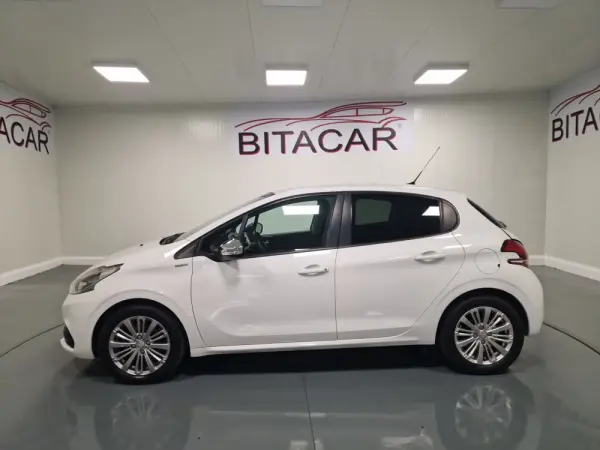 Peugeot 208 1.6 BlueHDi Style 14