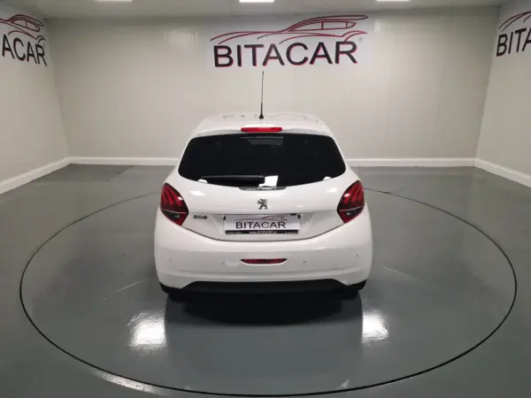 Peugeot 208 1.6 BlueHDi Style 19