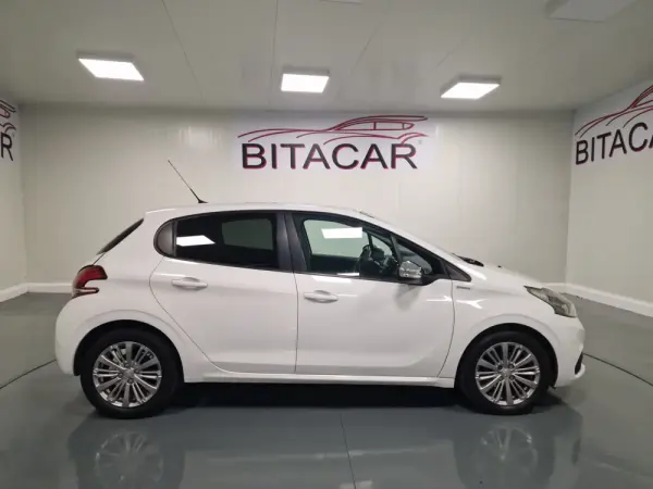 Peugeot 208 1.6 BlueHDi Style 24