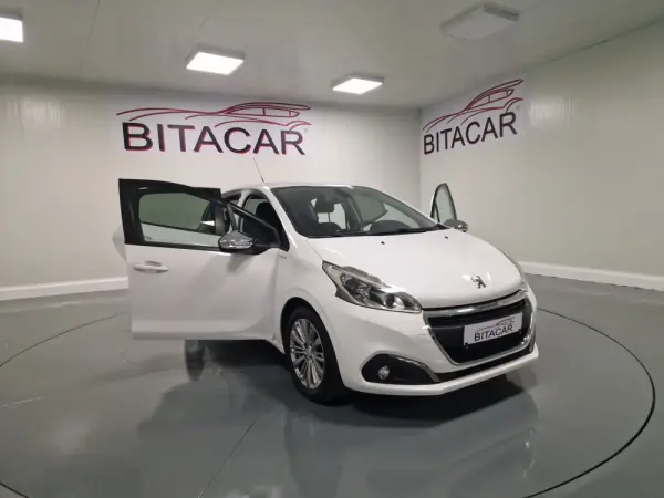Peugeot 208 1.6 BlueHDi Style 25