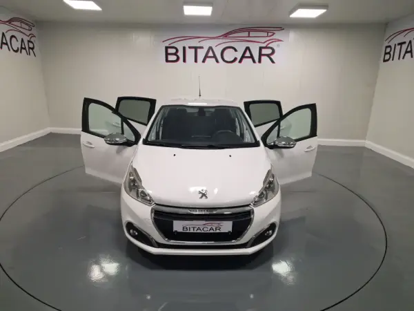 Peugeot 208 1.6 BlueHDi Style 28