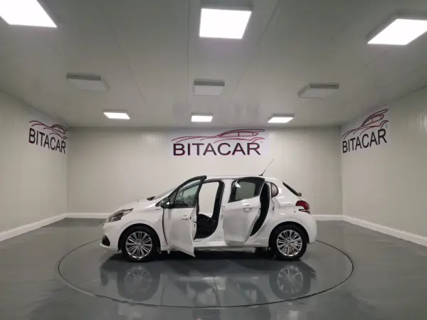 Peugeot 208 1.6 BlueHDi Style 30