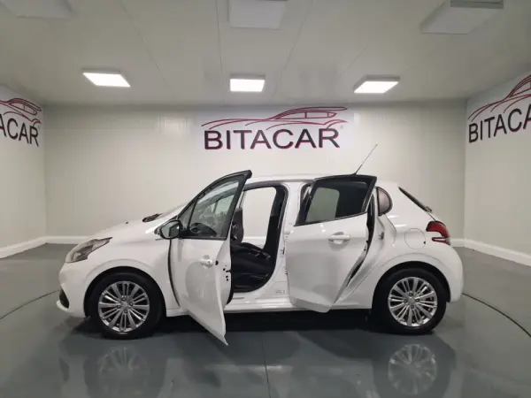 Peugeot 208 1.6 BlueHDi Style 31