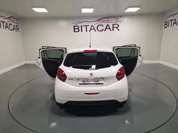 Peugeot 208 1.6 BlueHDi Style 34