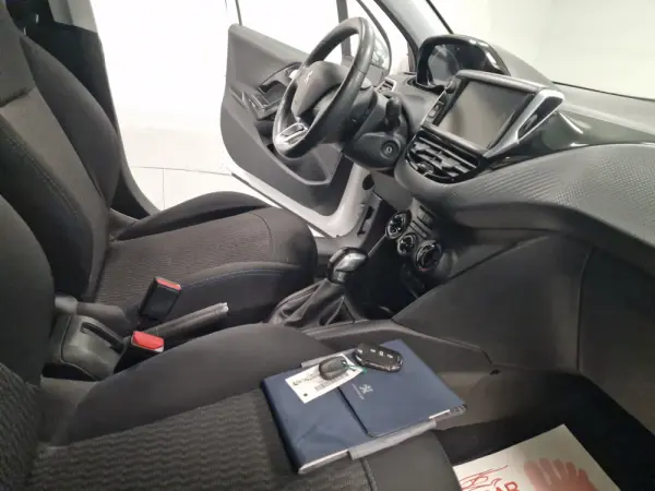 Peugeot 208 1.6 BlueHDi Style 39