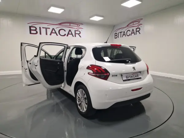 Peugeot 208 1.6 BlueHDi Style 41