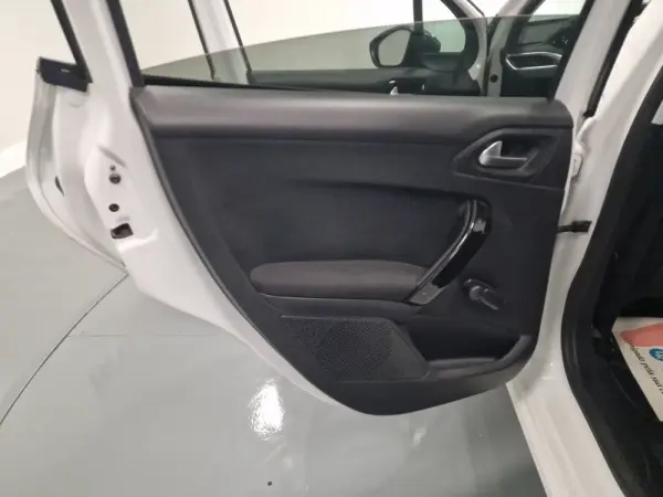 Peugeot 208 1.6 BlueHDi Style 52