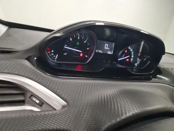 Peugeot 208 1.6 BlueHDi Style 83