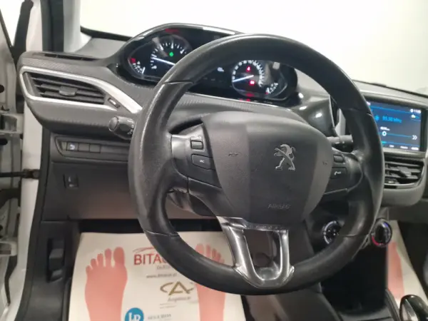 Peugeot 208 1.6 BlueHDi Style 84