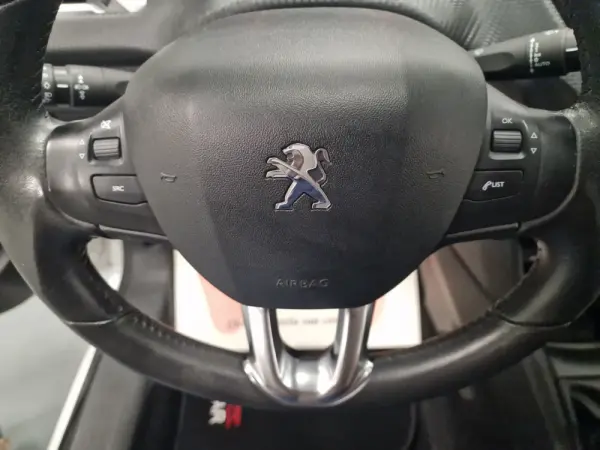 Peugeot 208 1.6 BlueHDi Style 88