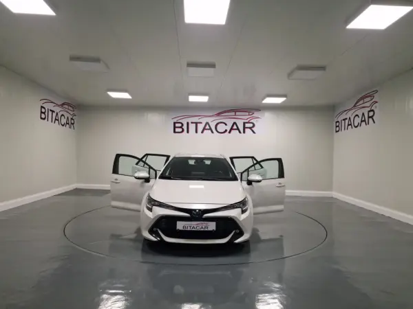 Toyota Corolla Touring Sports 1.8 Hybrid Comfort+P.Sport 12