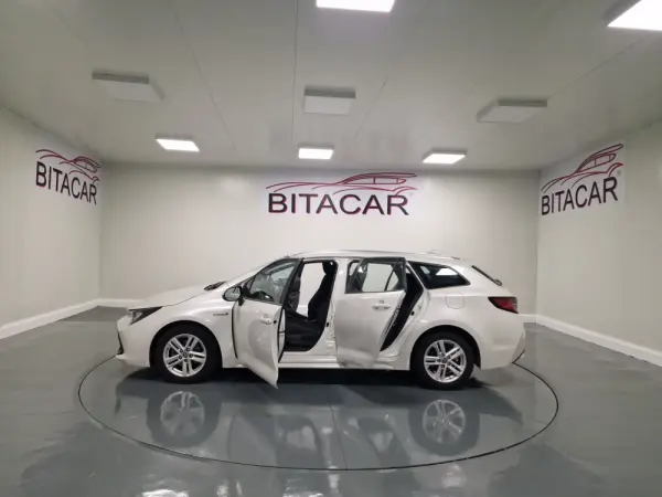 Toyota Corolla Touring Sports 1.8 Hybrid Comfort+P.Sport 21