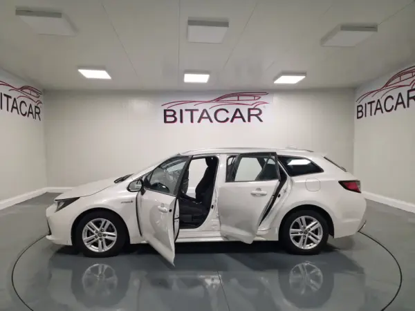 Toyota Corolla Touring Sports 1.8 Hybrid Comfort+P.Sport 22