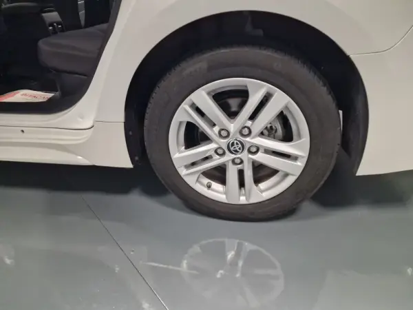 Toyota Corolla Touring Sports 1.8 Hybrid Comfort+P.Sport 38