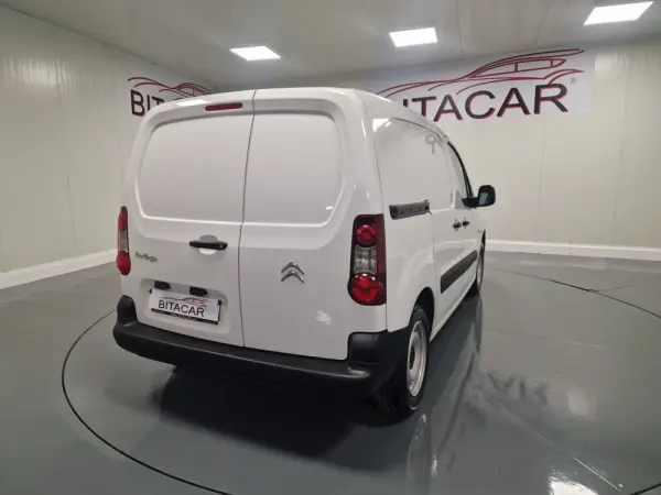 Citroen Berlingo 1.6 BLUEHDI IVA DEDUTIVEL APENAS 15.000KMS 21