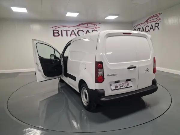 Citroen Berlingo 1.6 BLUEHDI IVA DEDUTIVEL APENAS 15.000KMS 29