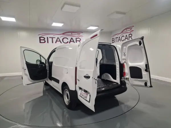 Citroen Berlingo 1.6 BLUEHDI IVA DEDUTIVEL APENAS 15.000KMS 31
