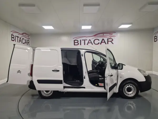 Citroen Berlingo 1.6 BLUEHDI IVA DEDUTIVEL APENAS 15.000KMS 35