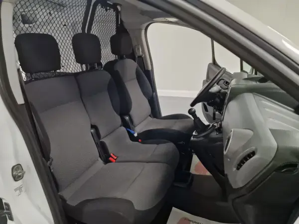 Citroen Berlingo 1.6 BLUEHDI IVA DEDUTIVEL APENAS 15.000KMS 41