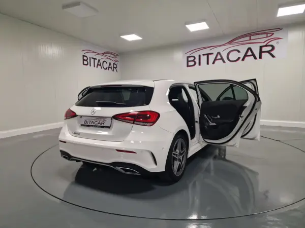 Mercedes-Benz A 180 d AMG Line Aut. 33