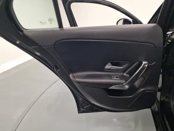 Mercedes-Benz A 180 d Style Plus Aut. 31