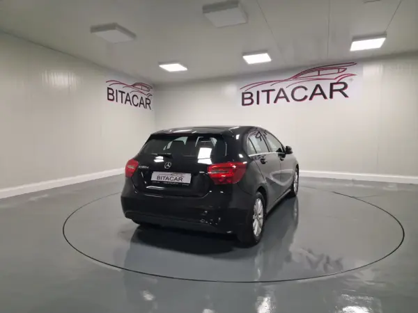 Mercedes-Benz A 180 d Fleet Pack Urban 11