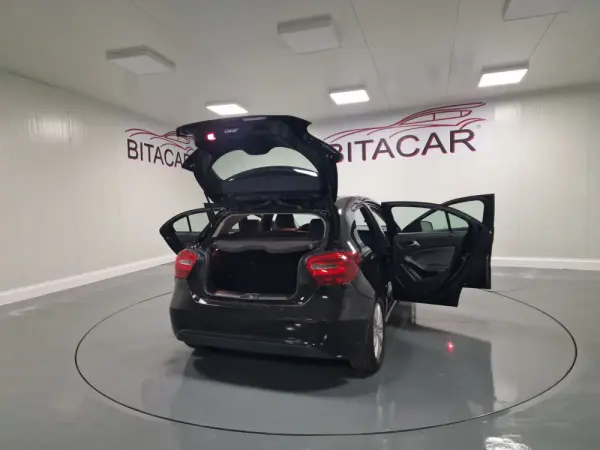 Mercedes-Benz A 180 d Fleet Pack Urban 18