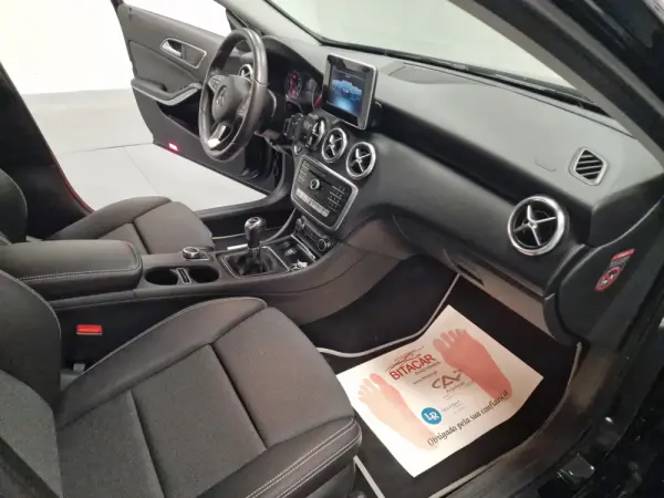 Mercedes-Benz A 180 d Fleet Pack Urban 32