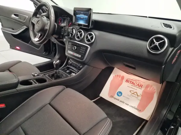 Mercedes-Benz A 180 d Fleet Pack Urban 33