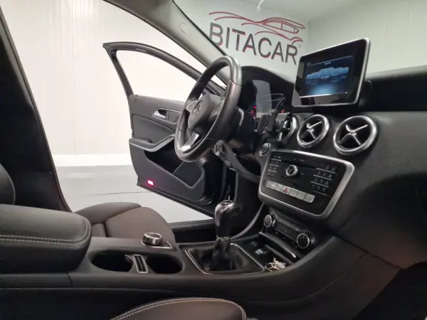 Mercedes-Benz A 180 d Fleet Pack Urban 34