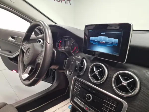 Mercedes-Benz A 180 d Fleet Pack Urban 35