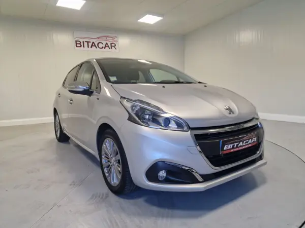 Peugeot 208 1.2 STYLE 1