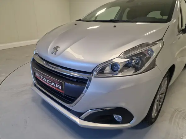 Peugeot 208 1.2 STYLE 13