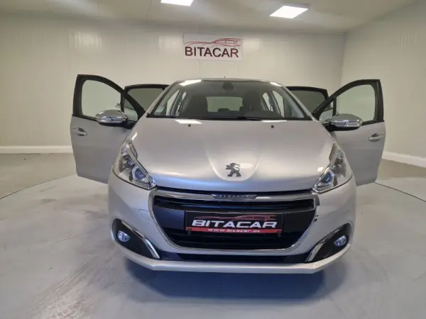 Peugeot 208 1.2 STYLE 33