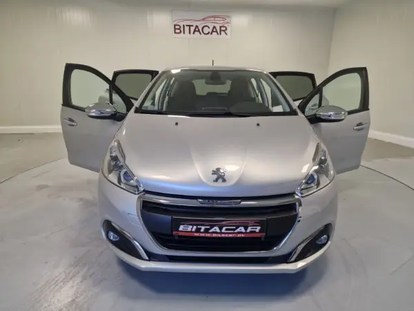 Peugeot 208 1.2 STYLE 34