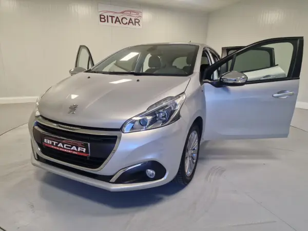 Peugeot 208 1.2 STYLE 35