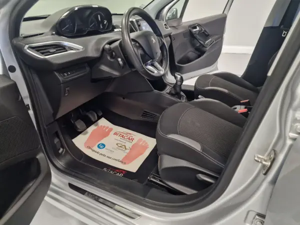 Peugeot 208 1.2 STYLE 59