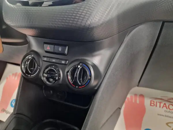 Peugeot 208 1.2 STYLE 77