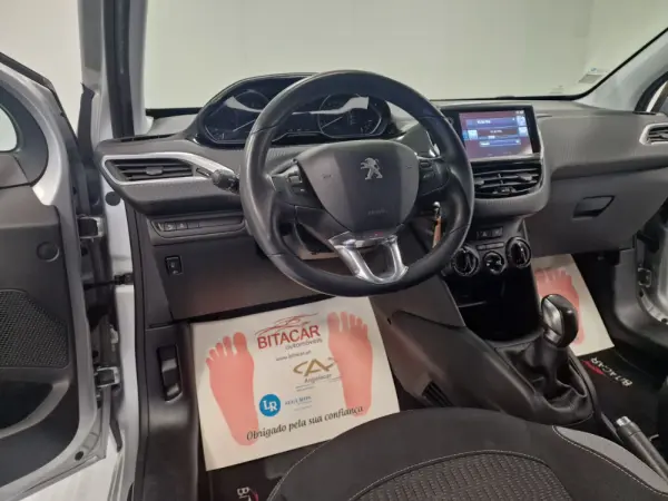 Peugeot 208 1.2 STYLE 78