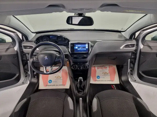 Peugeot 208 1.2 STYLE 81