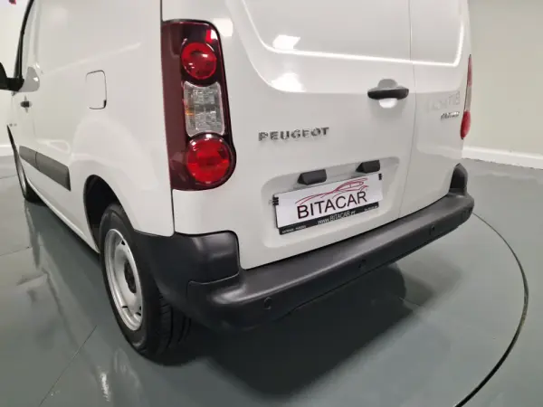 Peugeot Partner 1.6 BlueHDi L1 Premium 3L 23