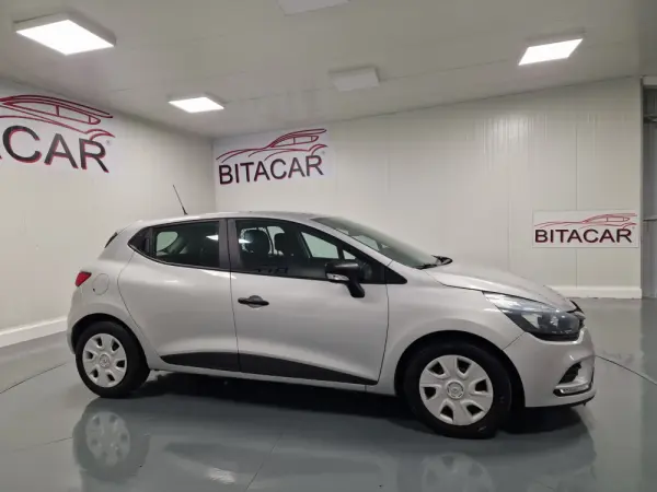 Renault Clio 1.5 dCi Zen IVA DEDUTIVEL 4